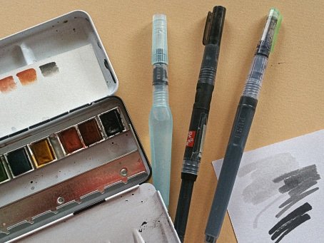 Matériel aquarelles et lavis encre de Chine